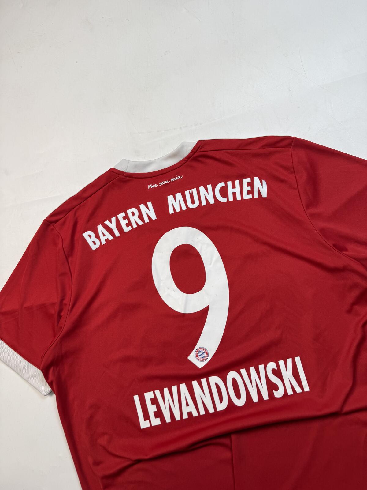 Bayern Munich 2017/18 Adidas Lewandowski football shirt (L)