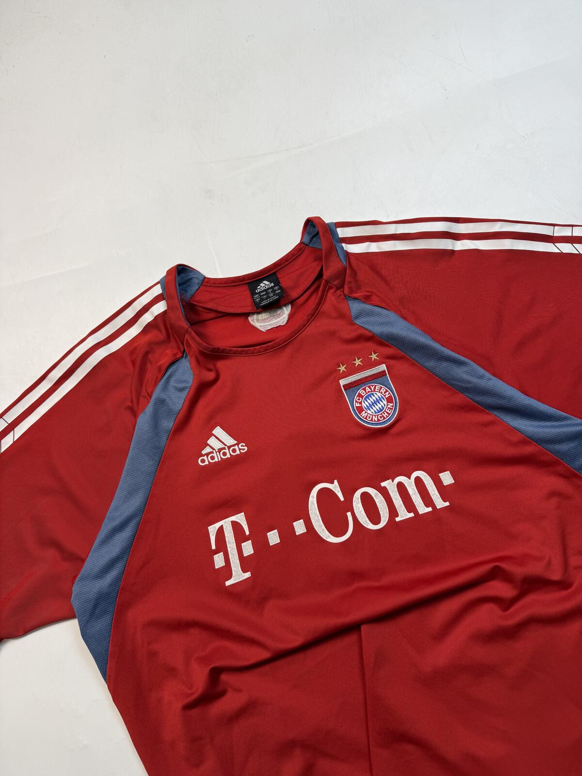 Vintage Bayern Munich 2005/06 Adidas training football shirt (L)