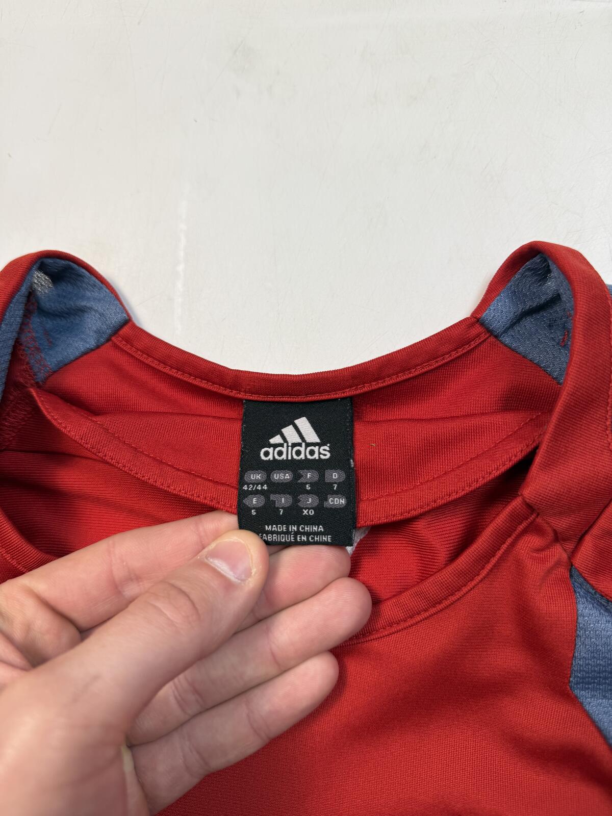 Vintage Bayern Munich 2005/06 Adidas training football shirt (L)
