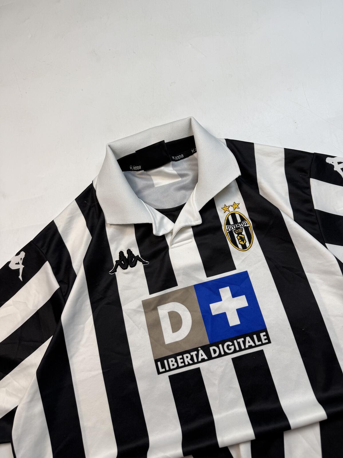 Vintage Juventus 1999/00 Kappa Del Piero Signed football shirt (XL)