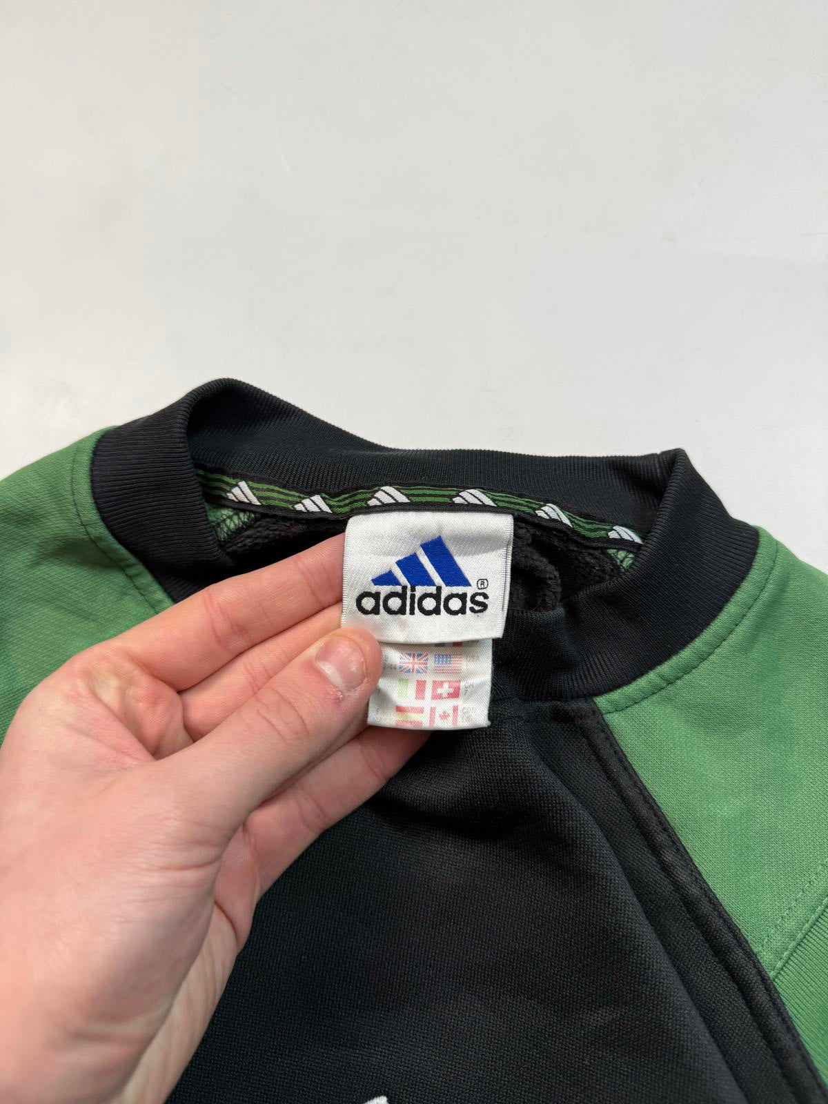 Vintage 90s adidas centre logo sweatshirt (L)