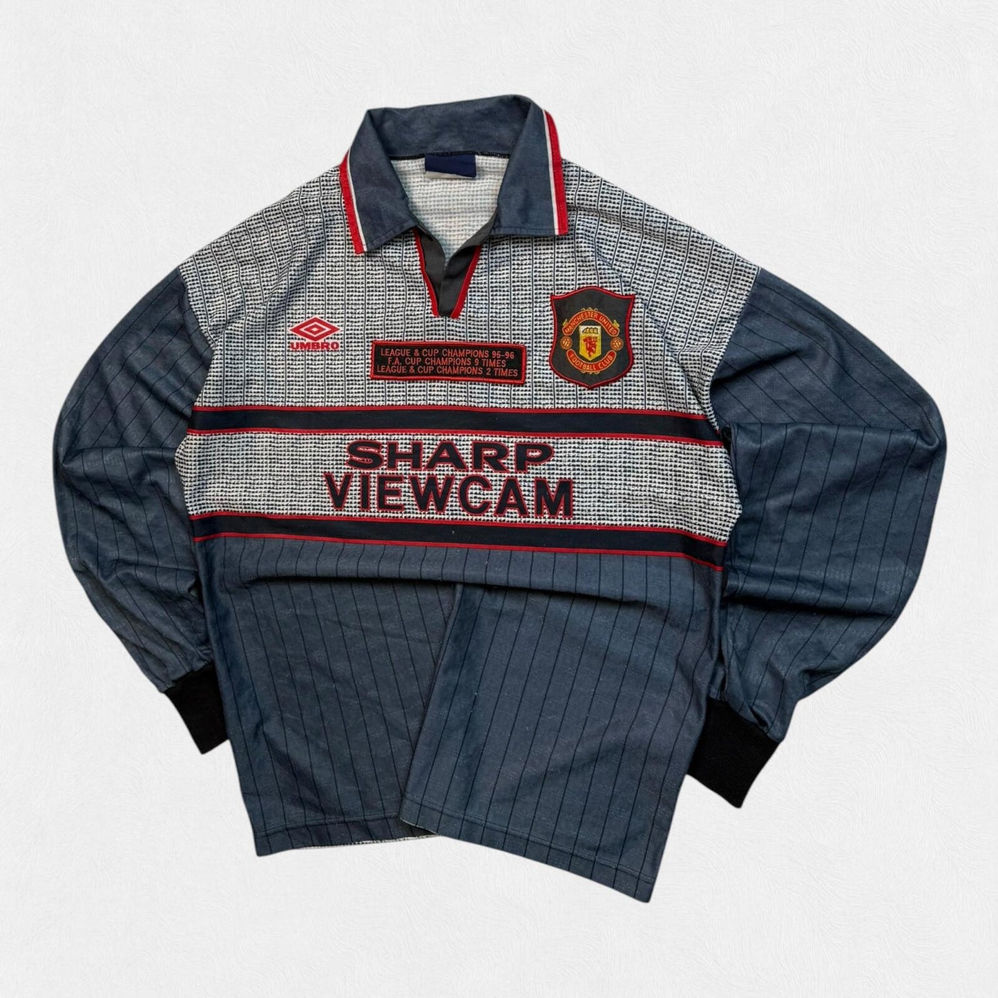 Vintage Manchester United 1995/96 Umbro away football shirt (L)