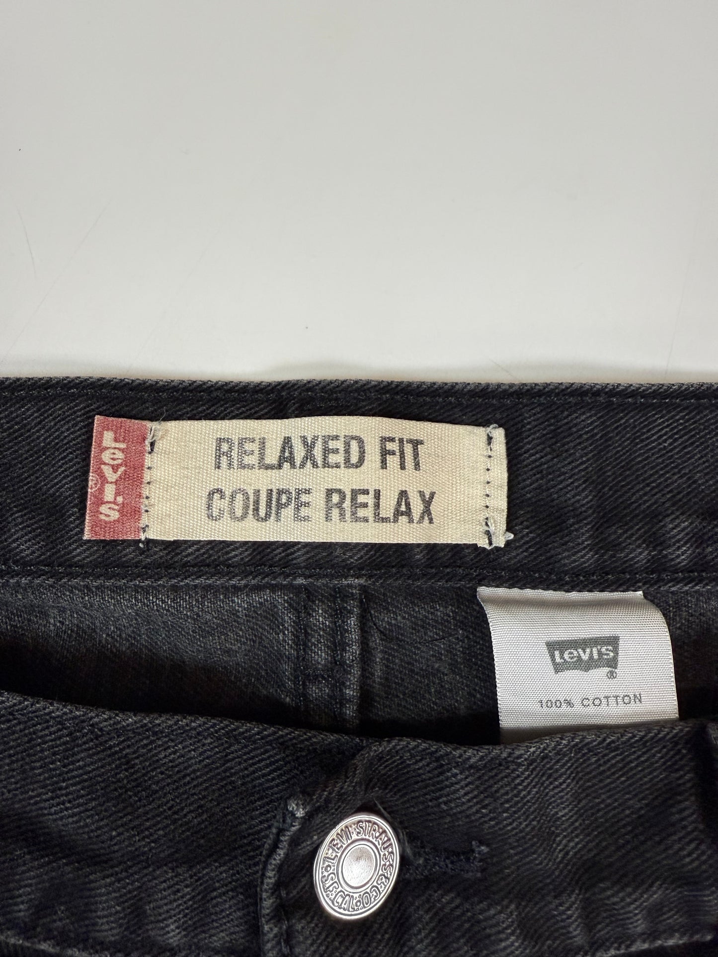 Levi's baggy jeans (W38)