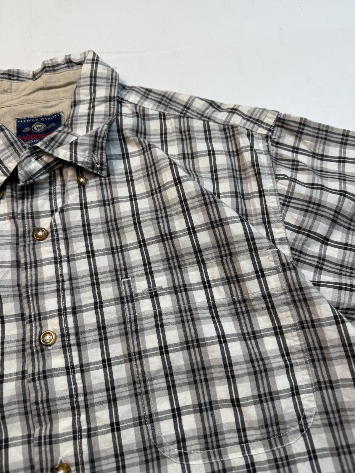 Vintage Wrangler checkered short sleeve shirt (M)