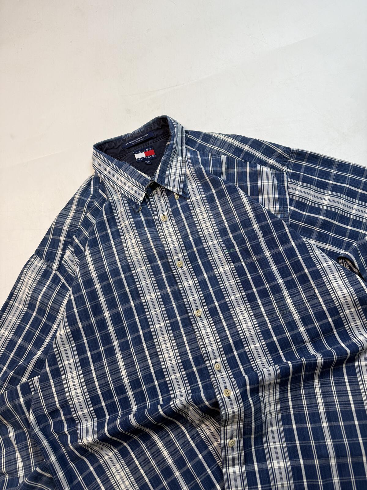 Vintage 90s Tommy Hilfiger check button up shirt (XL)