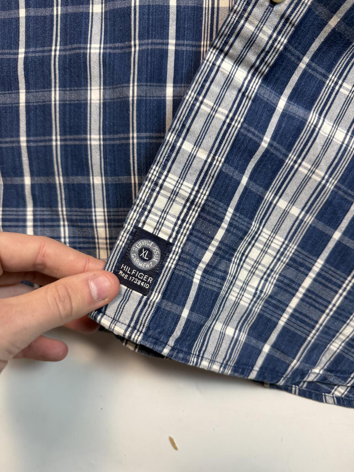 Vintage 90s Tommy Hilfiger check button up shirt (XL)