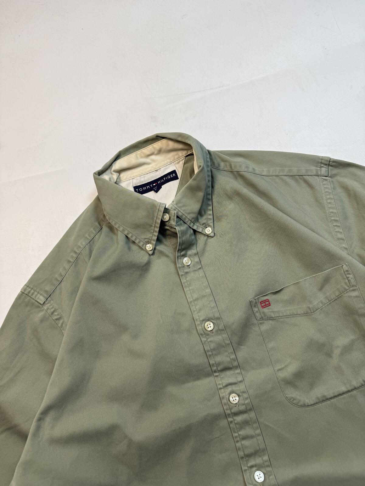 Vintage Tommy Hilfiger button up shirt (L)