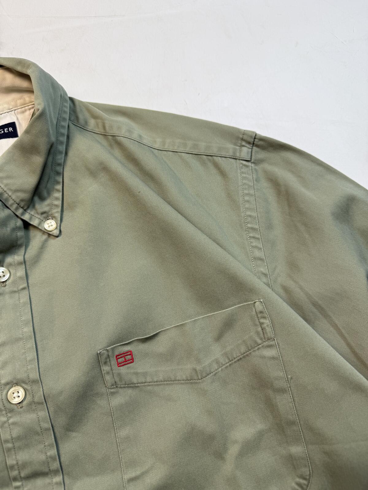 Vintage Tommy Hilfiger button up shirt (L)