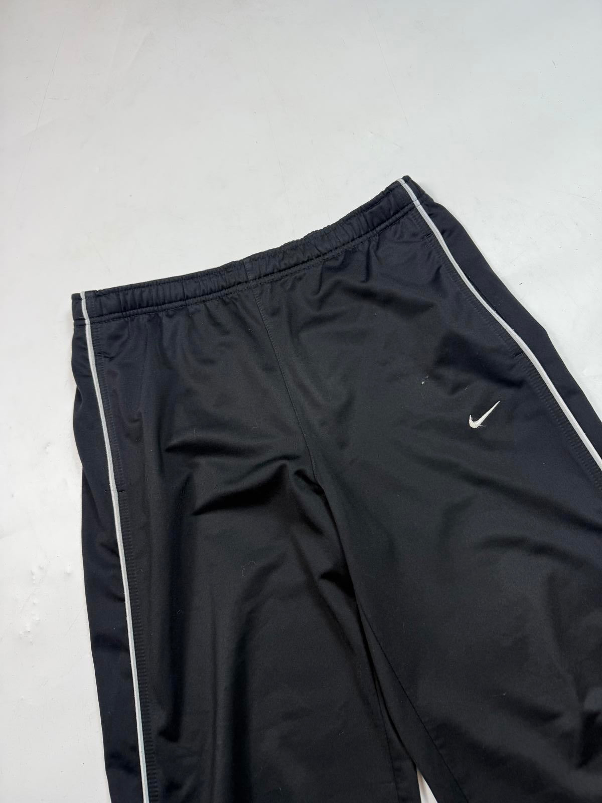 Vintage Nike baggy track pants (M)