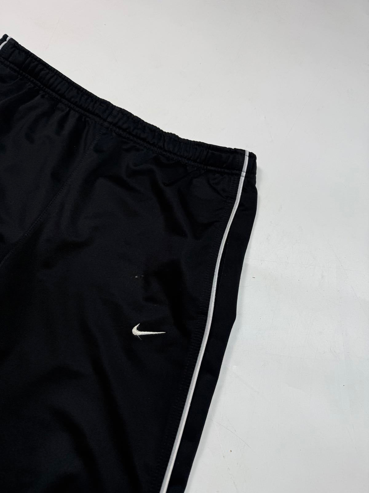 Vintage Nike baggy track pants (M)