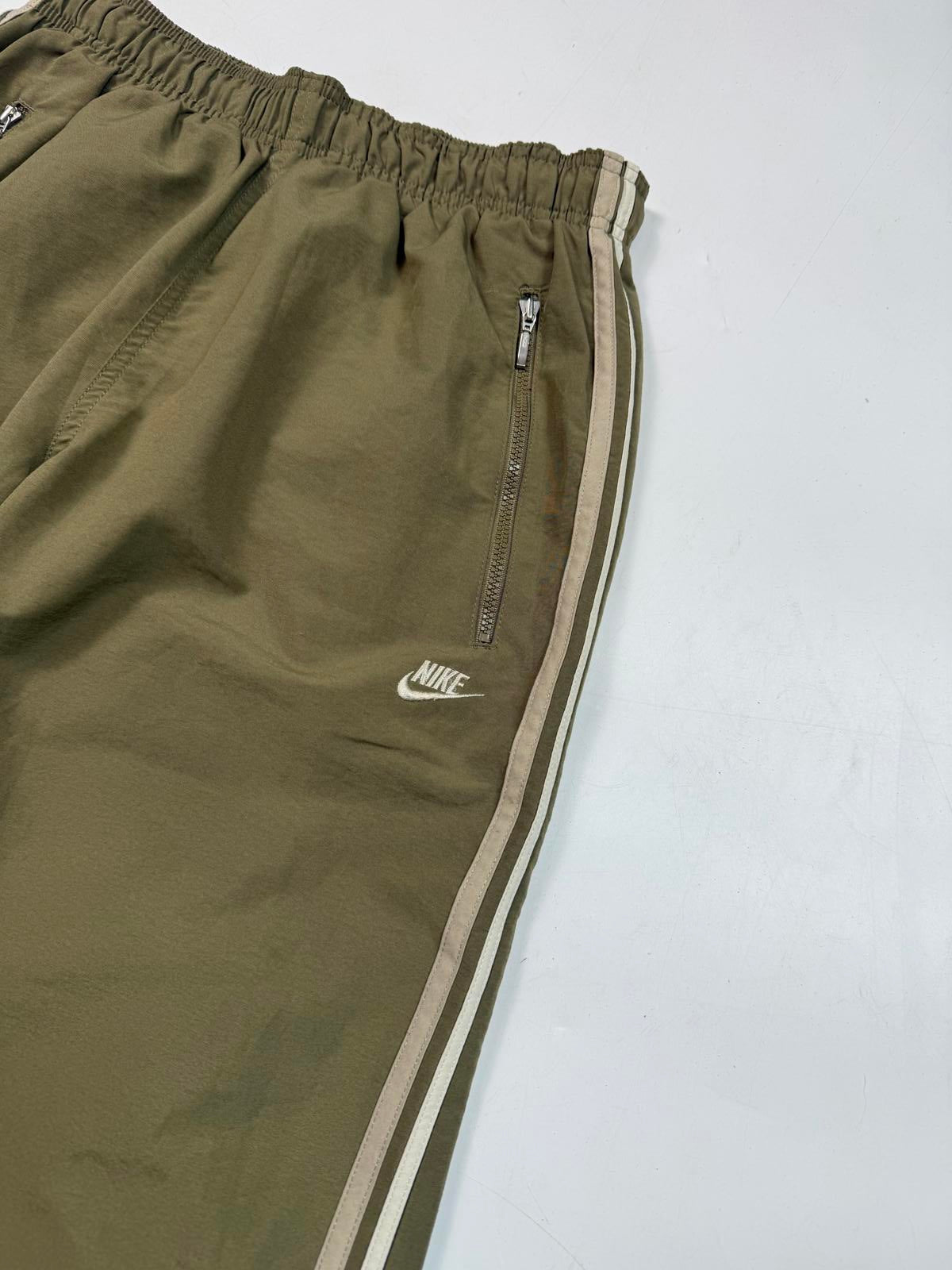 Vintage Nike side stripe baggy track pants (S)