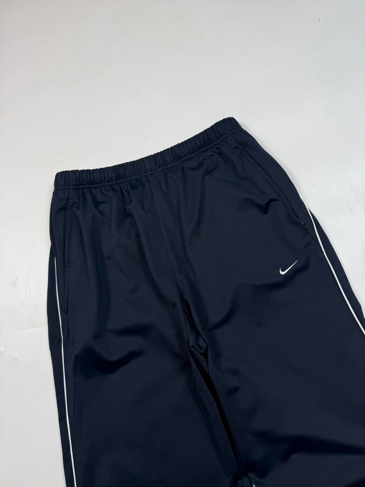 Vintage Nike mini swoosh baggy track pants (L)