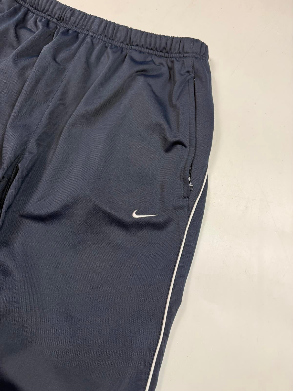 Vintage Nike mini swoosh baggy track pants (L)