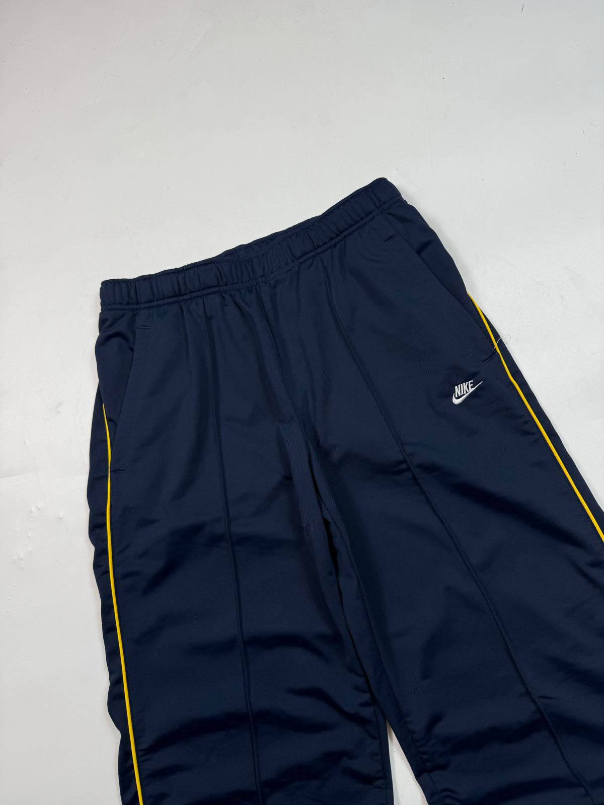 Vintage Nike baggy track pants (L)