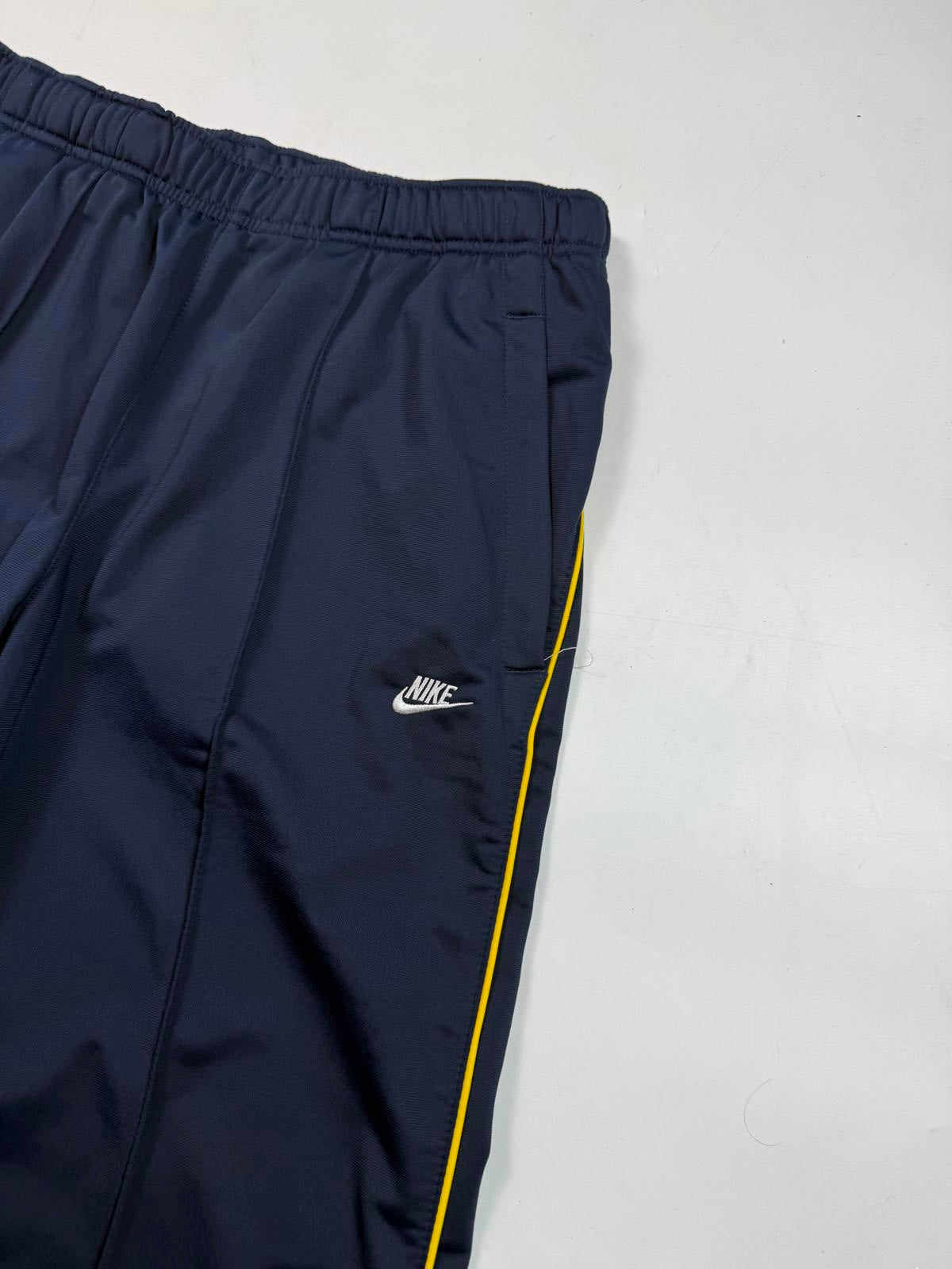 Vintage Nike baggy track pants (L)