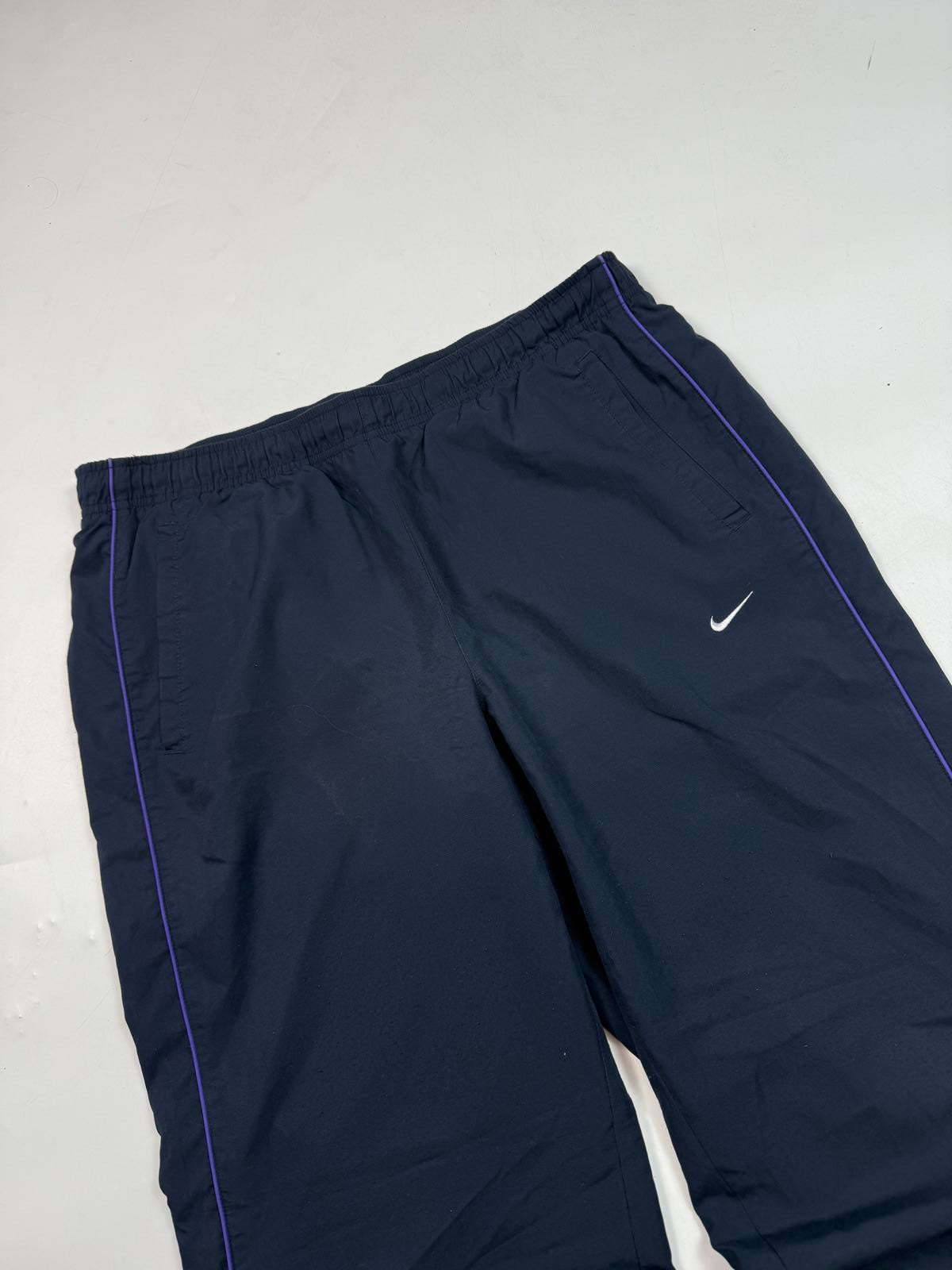Vintage Nike mini swoosh baggy track pants (L)