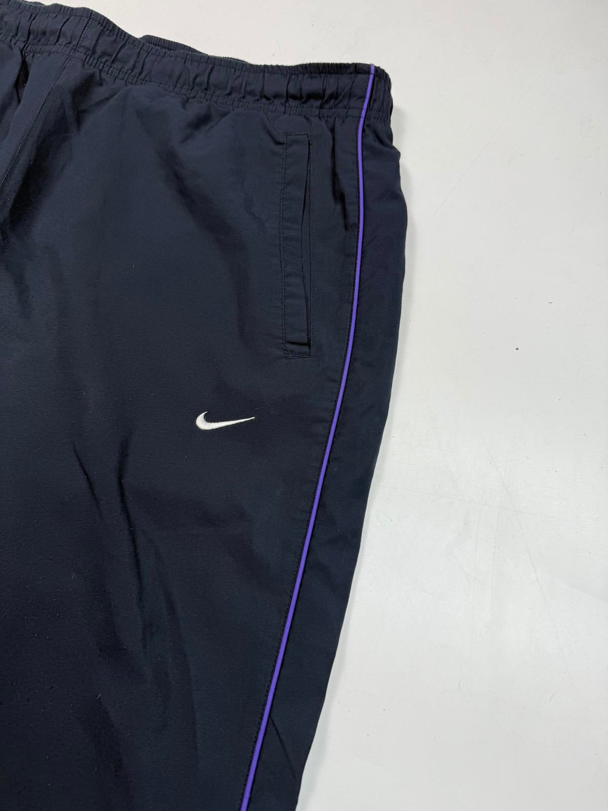 Vintage Nike mini swoosh baggy track pants (L)