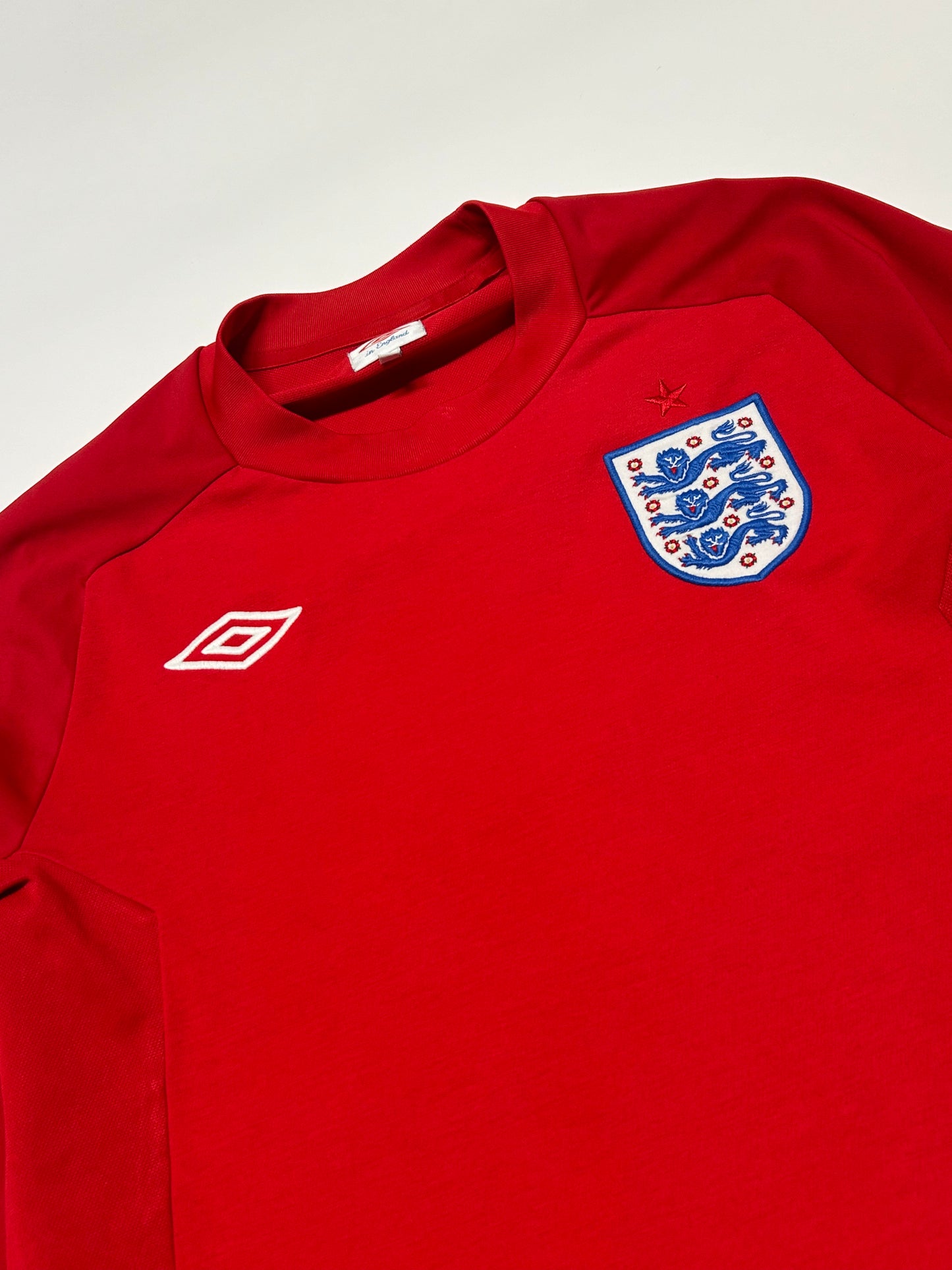 England 2010/11 l/s away football shirt (S)