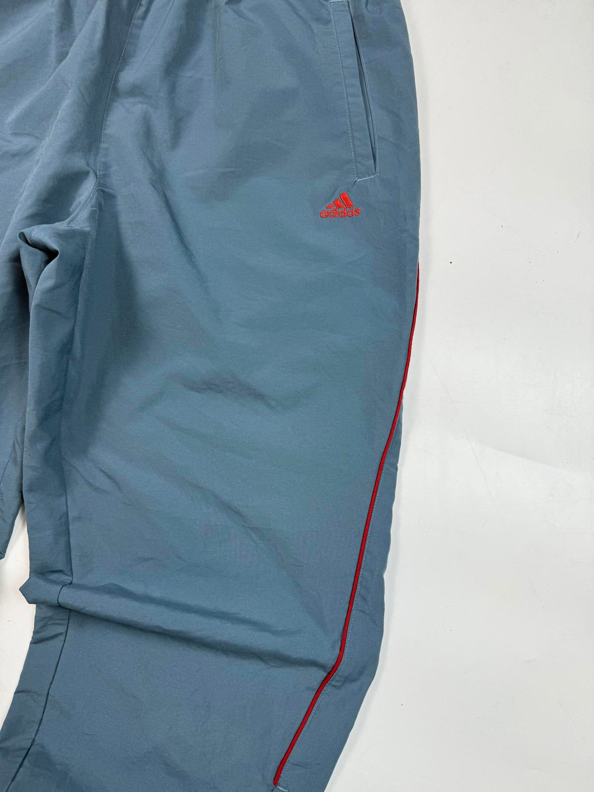 Vintage Adidas baggy track pants (L)