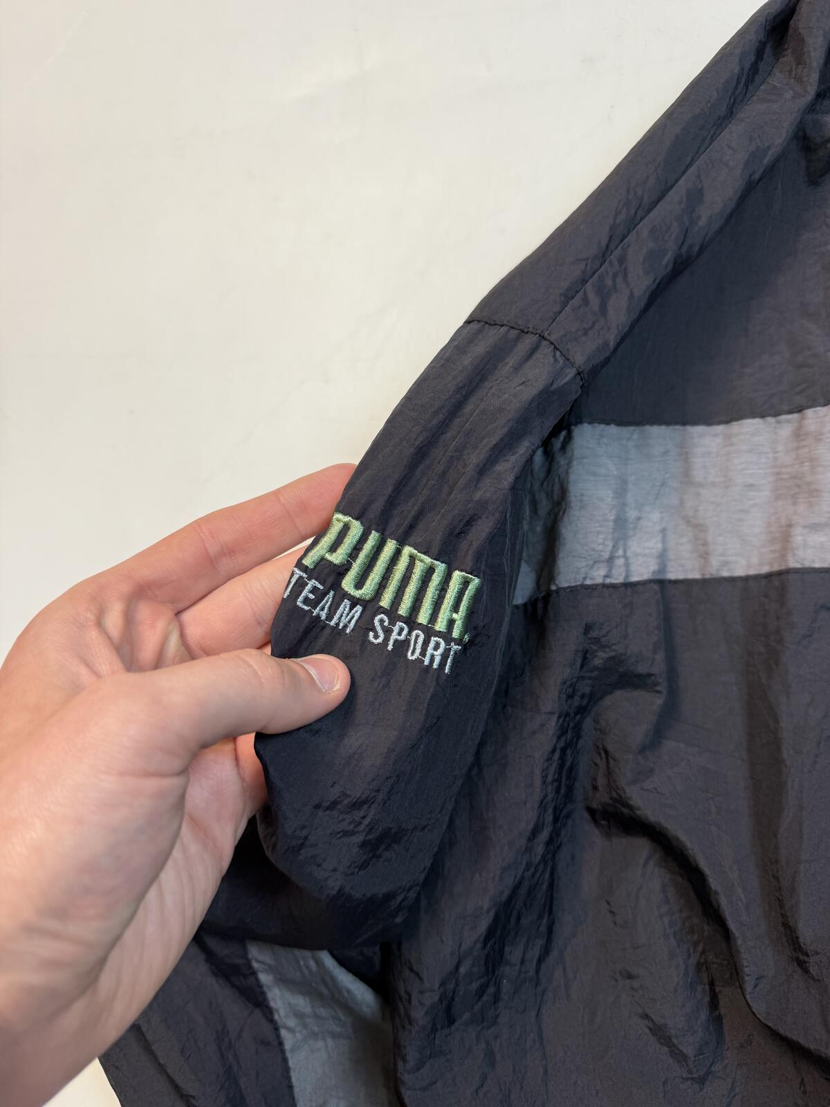 Vintage 90s Puma equipe shell track jacket (M)