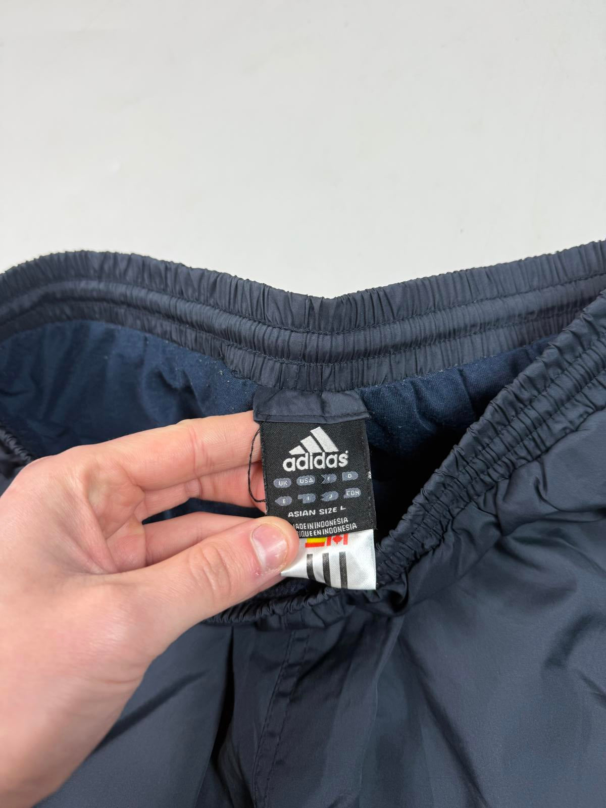 Vintage Adidas wide leg baggy track pants (M)