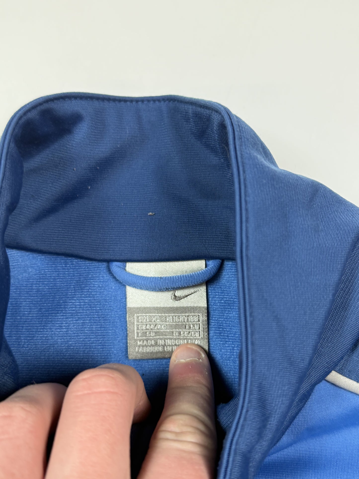 Vintage Nike mini swoosh track jacket (XL)