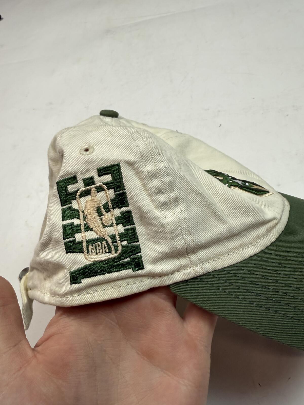 Vintage Milwaukee Bucks NBA new era cap (OS)
