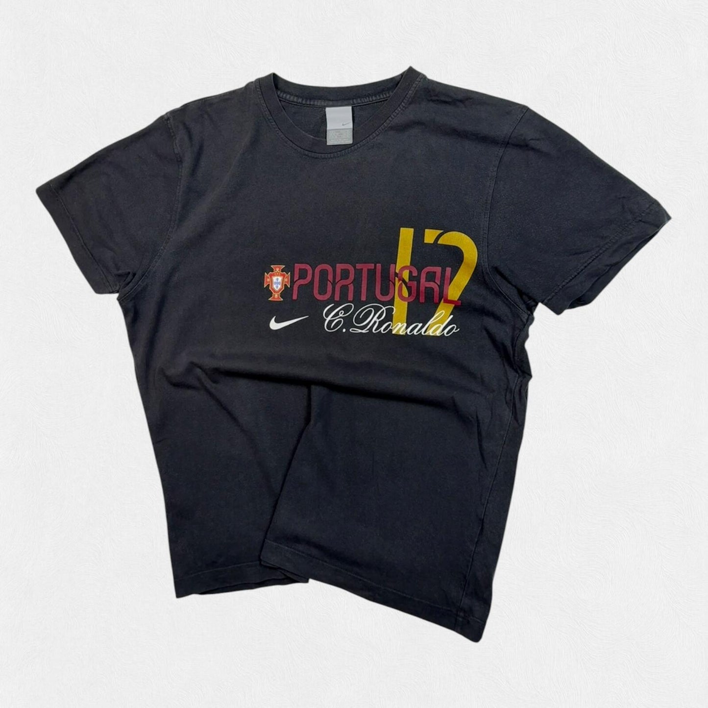 Vintage Y2K Nike Cristiano Ronaldo Portugal tee (L)