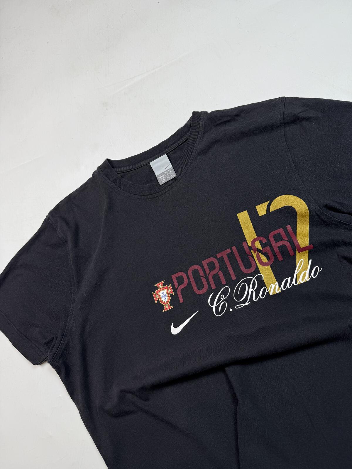Vintage Y2K Nike Cristiano Ronaldo Portugal tee (L)