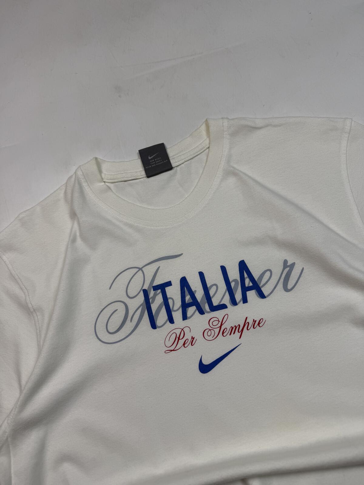Vintage Italy Nike football graphic tee (L)