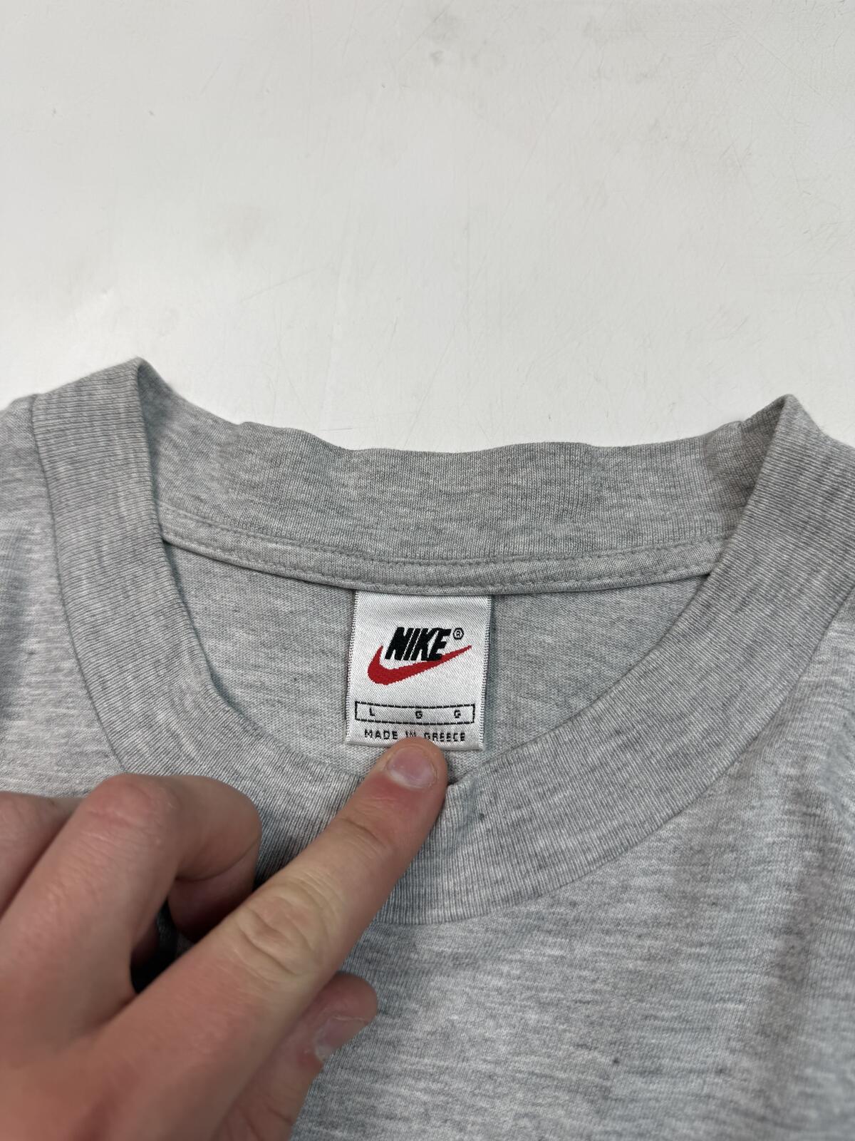 Vintage 90s Nike just do it graphic tee (L)