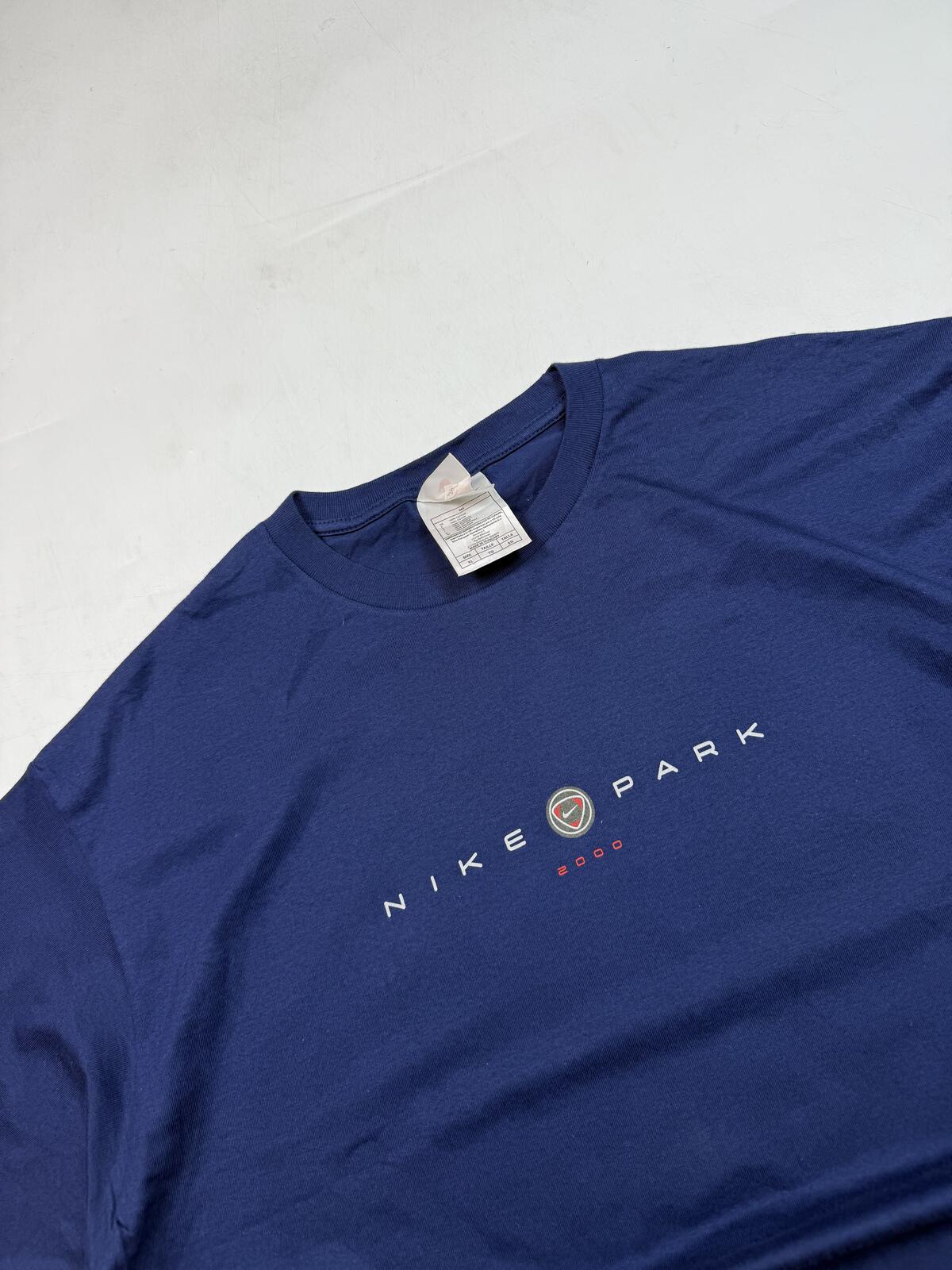 Vintage Nike park 2000 football graphic tee (XL)