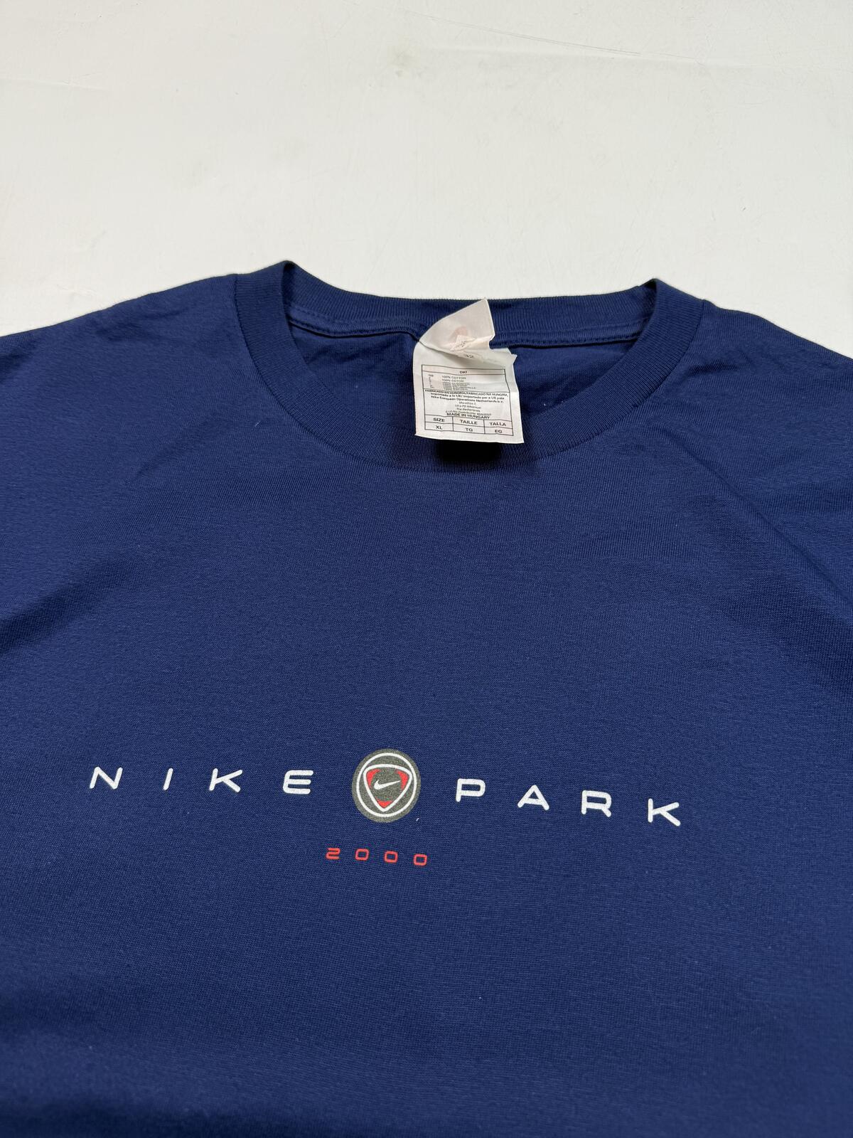 Vintage Nike park 2000 football graphic tee (XL)