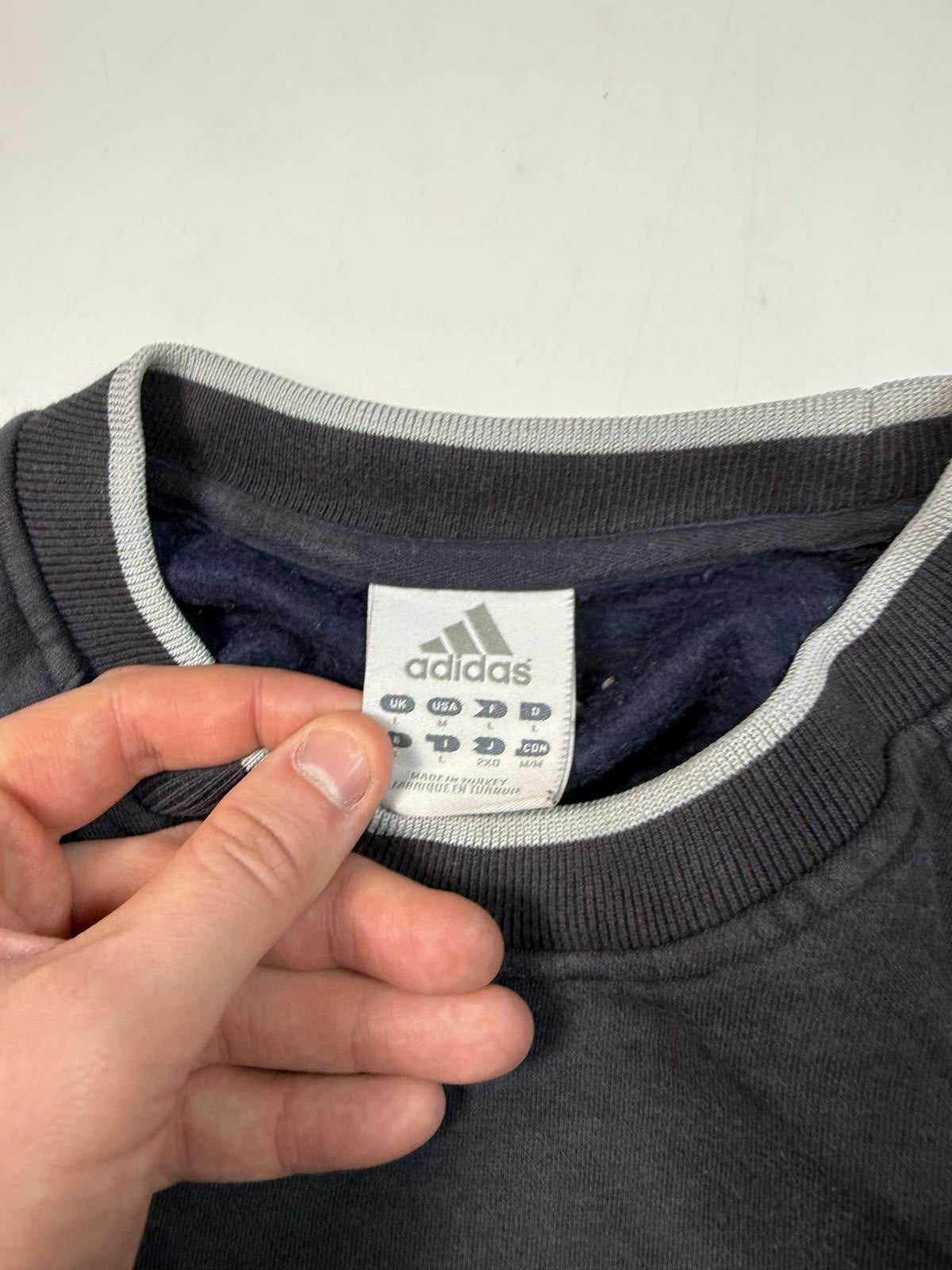 Vintage Adidas small logo sweatshirt (L)