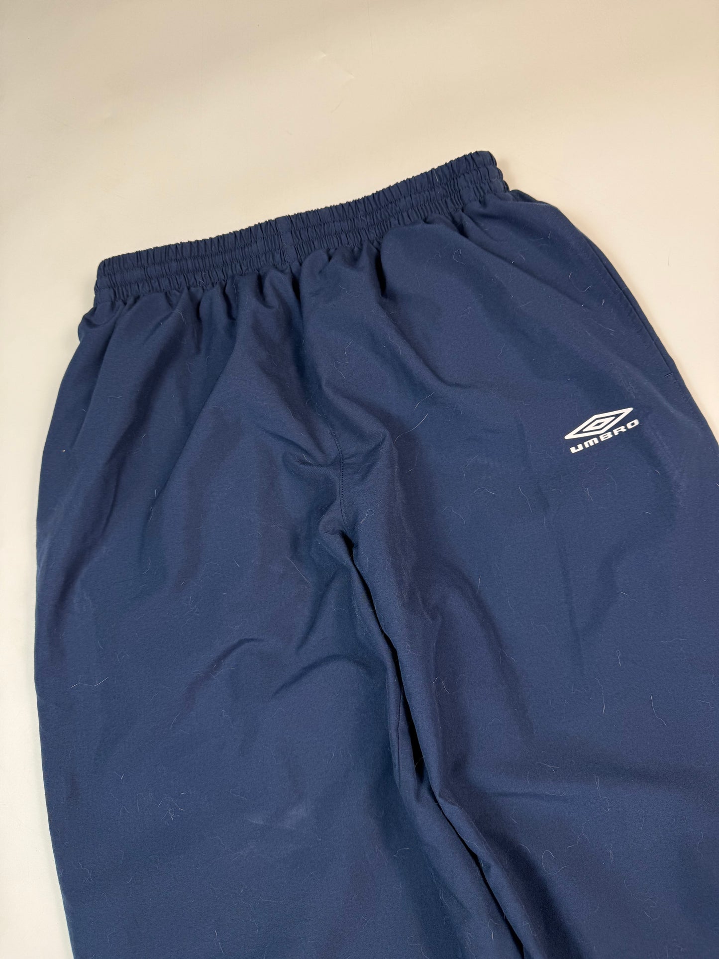 Vintage Umbro baggy track pants (L)