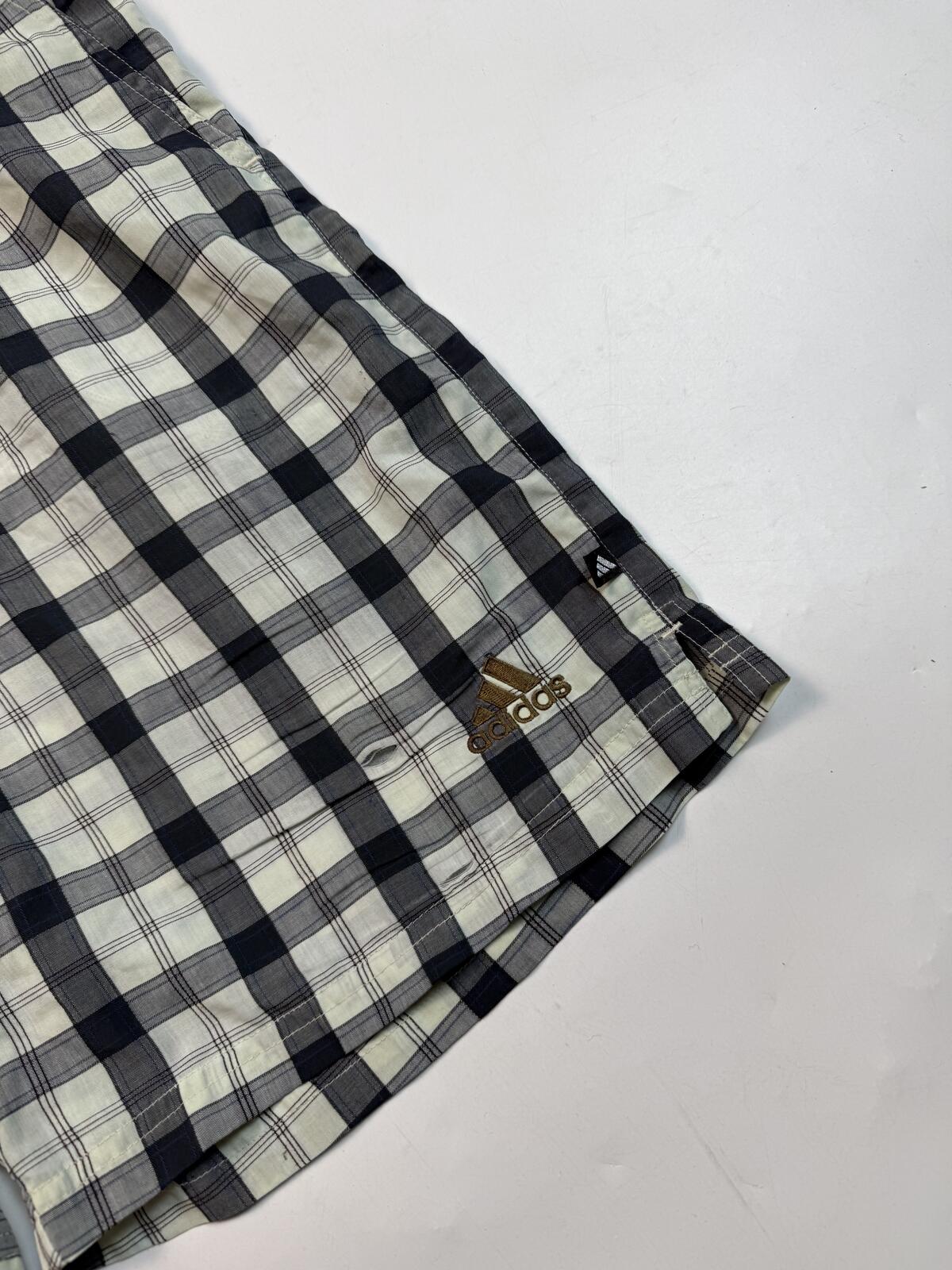 Vintage 90s adidas baggy checkered sport shorts (L)