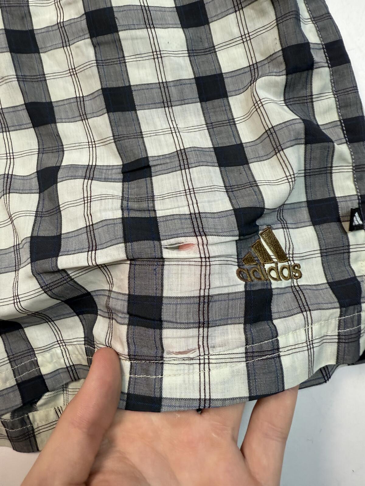 Vintage 90s adidas baggy checkered sport shorts (L)