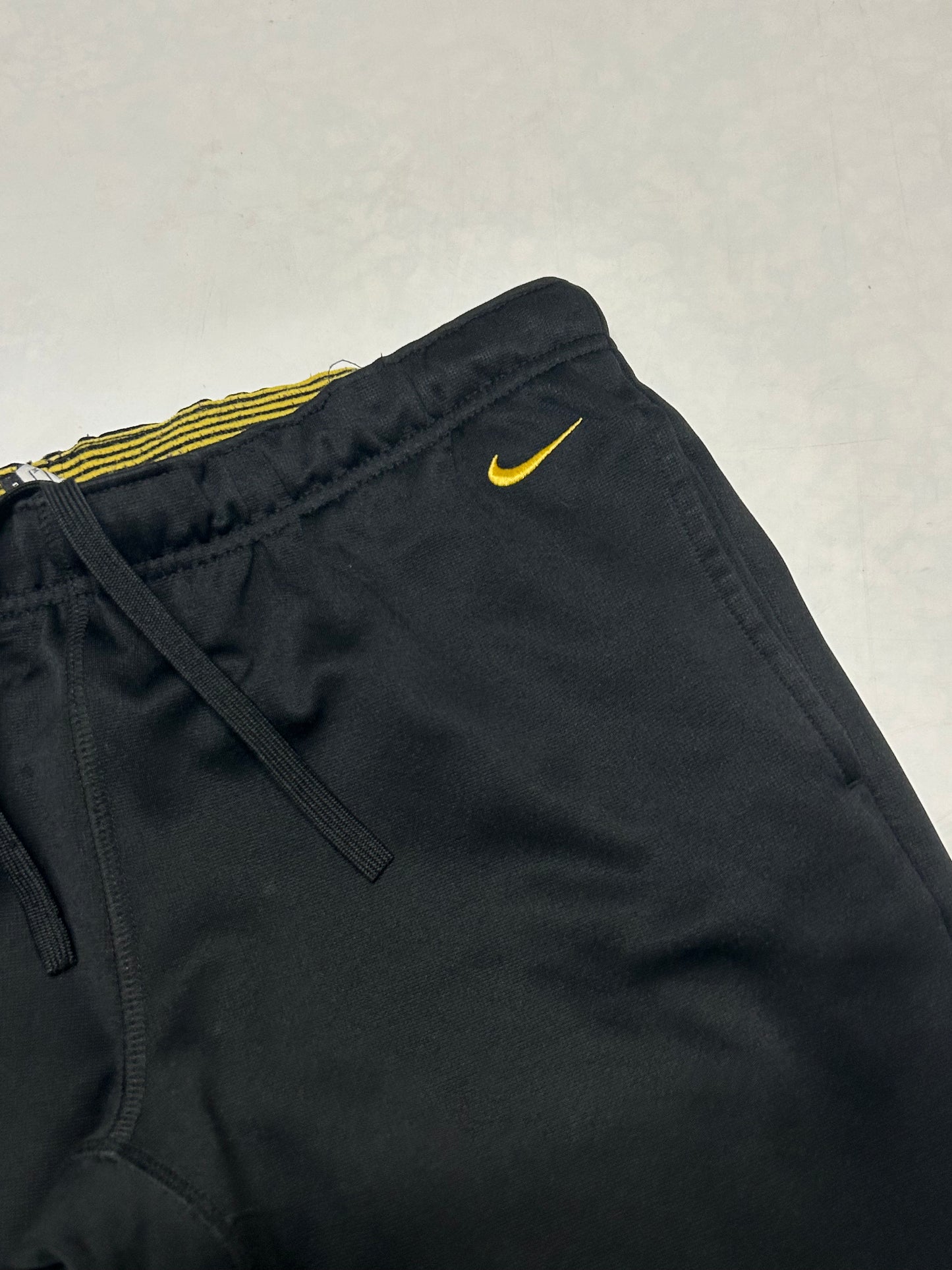Nike track pants (M)