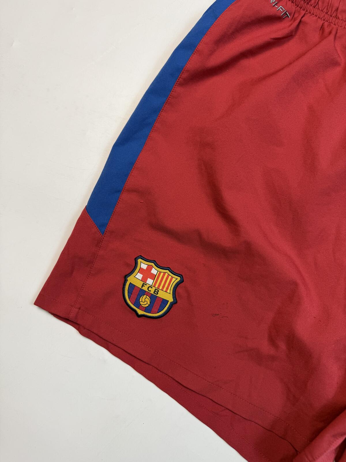 Barcelona 2010/11 Nike football shorts (L)