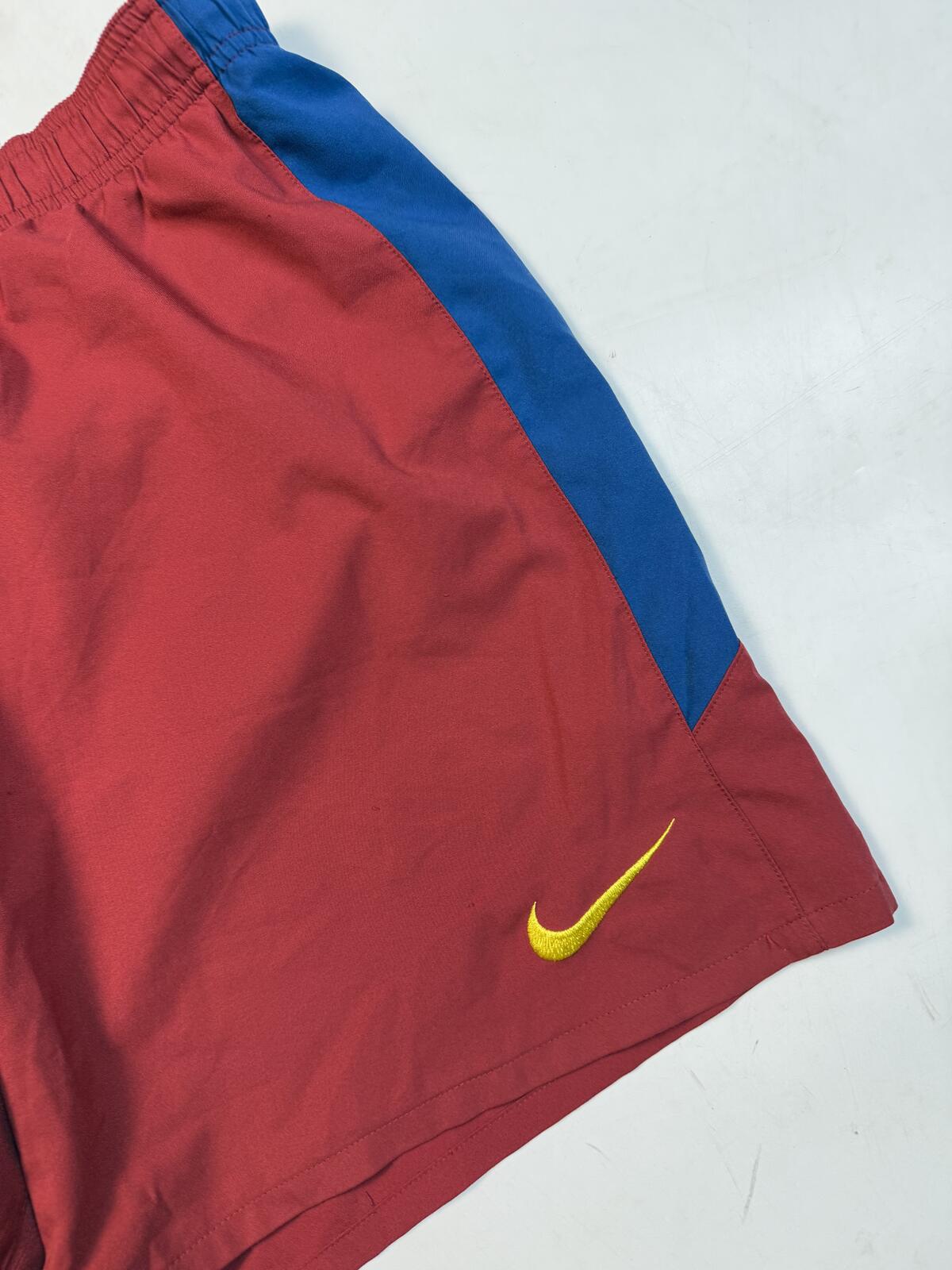 Barcelona 2010/11 Nike football shorts (L)