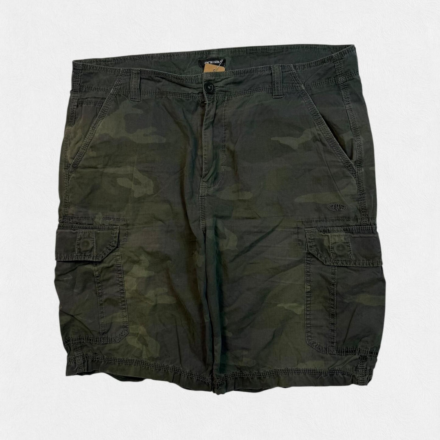 Vintage Y2K Animal camouflage baggy cargo shorts (W36)