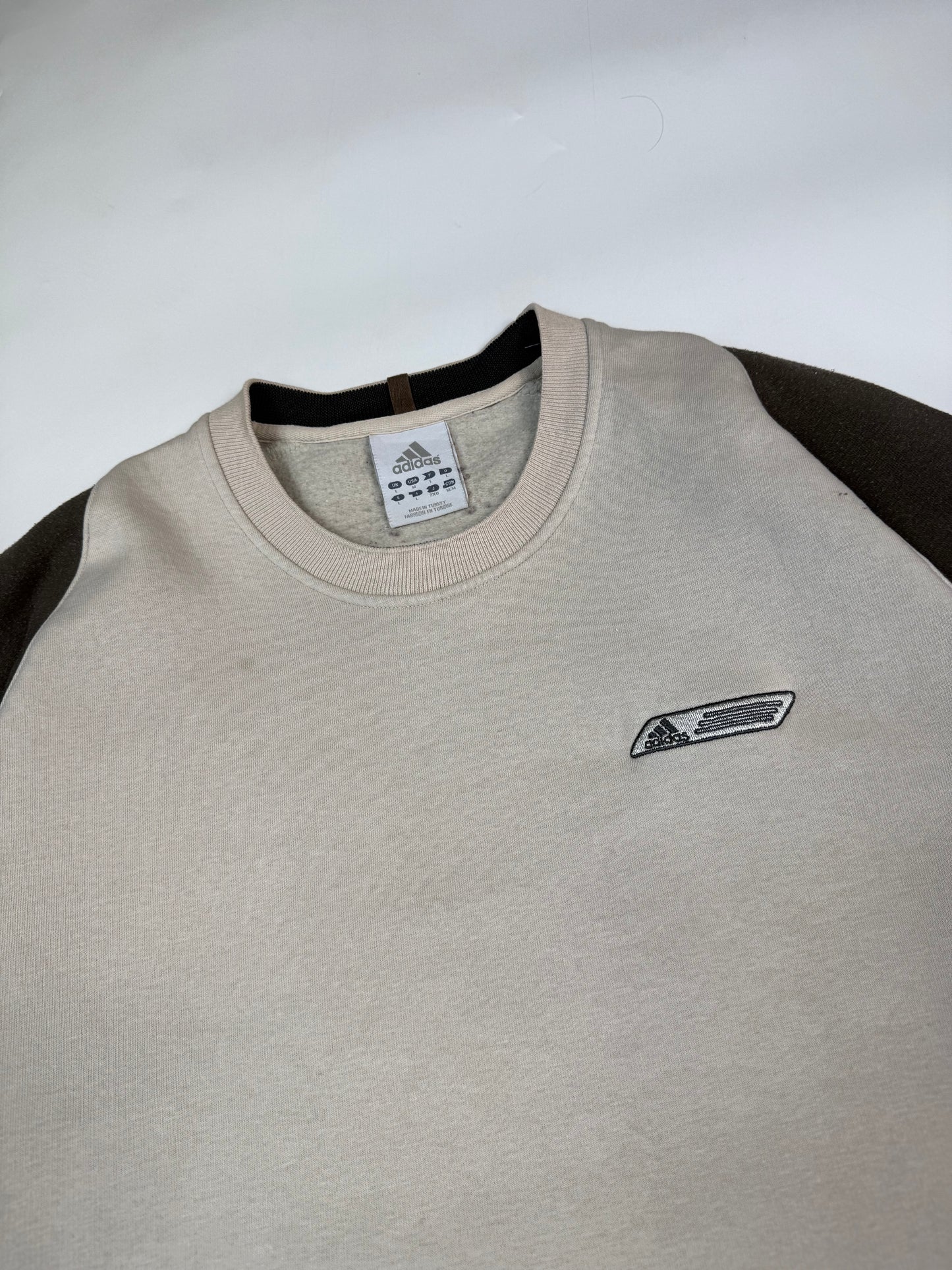 Vintage Adidas small logo sweatshirt (L)