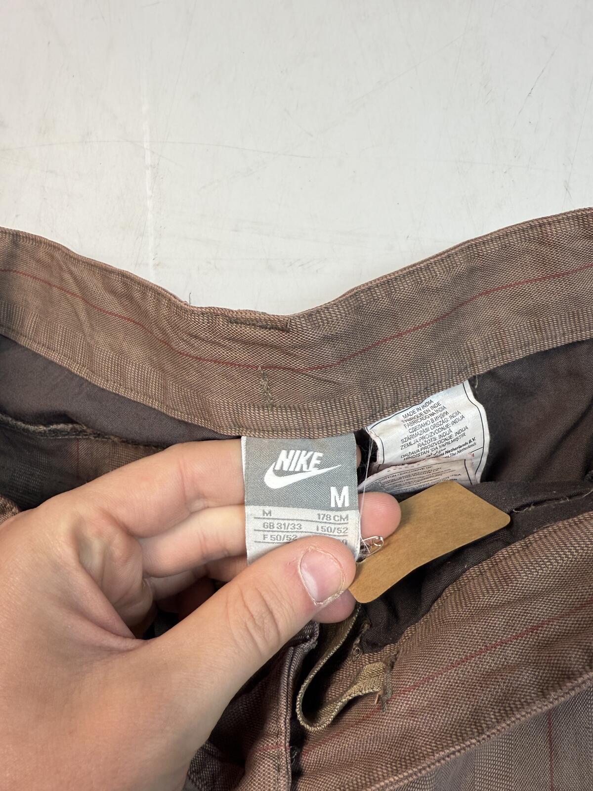 Vintage Y2K Nike checkered baggy shorts (M)