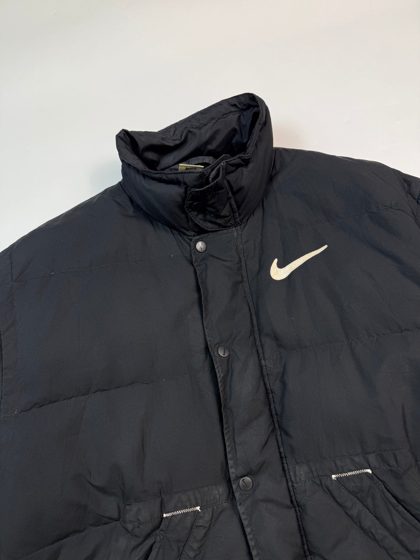 Vintage 90s Nike mini swoosh puffer jacket (L)