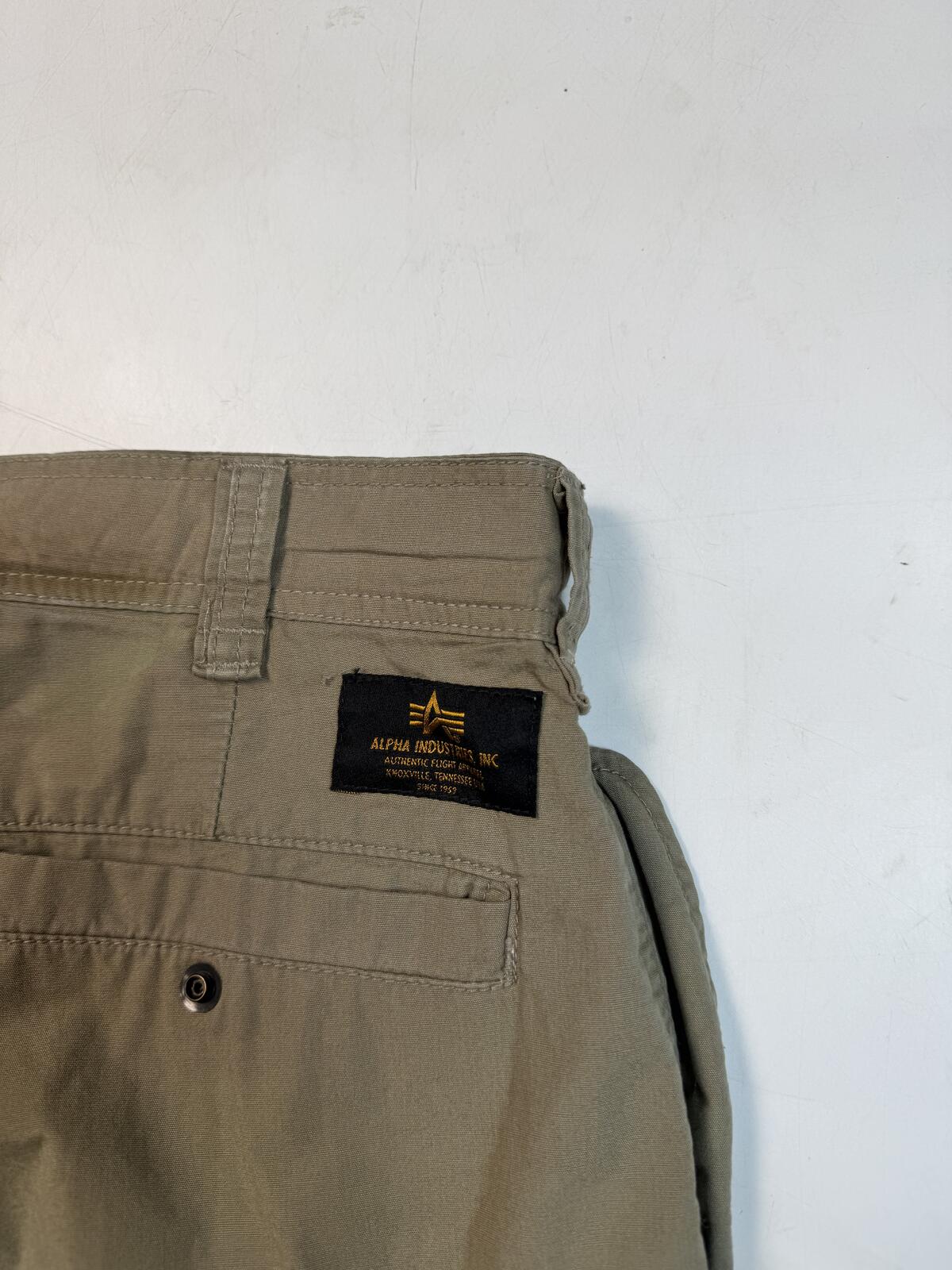 Vintage alpha industries technical baggy cargo shorts (W34)