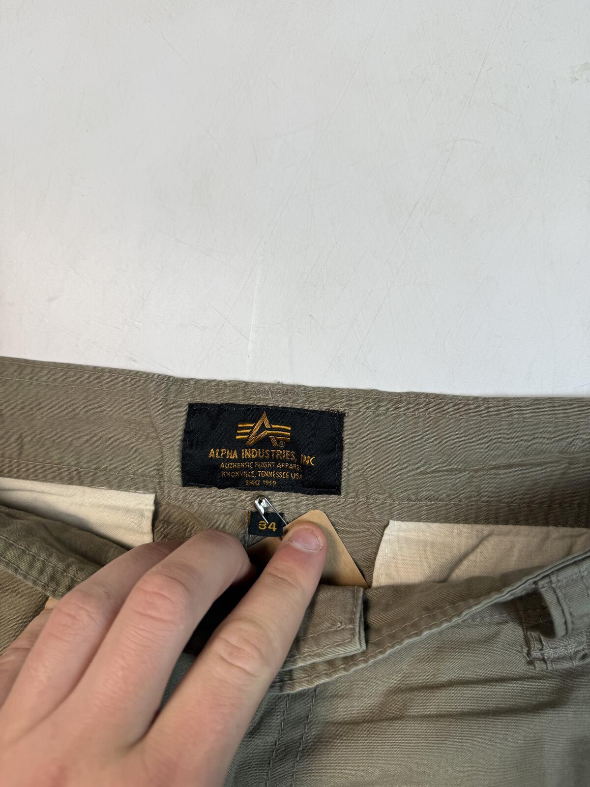 Vintage alpha industries technical baggy cargo shorts (W34)