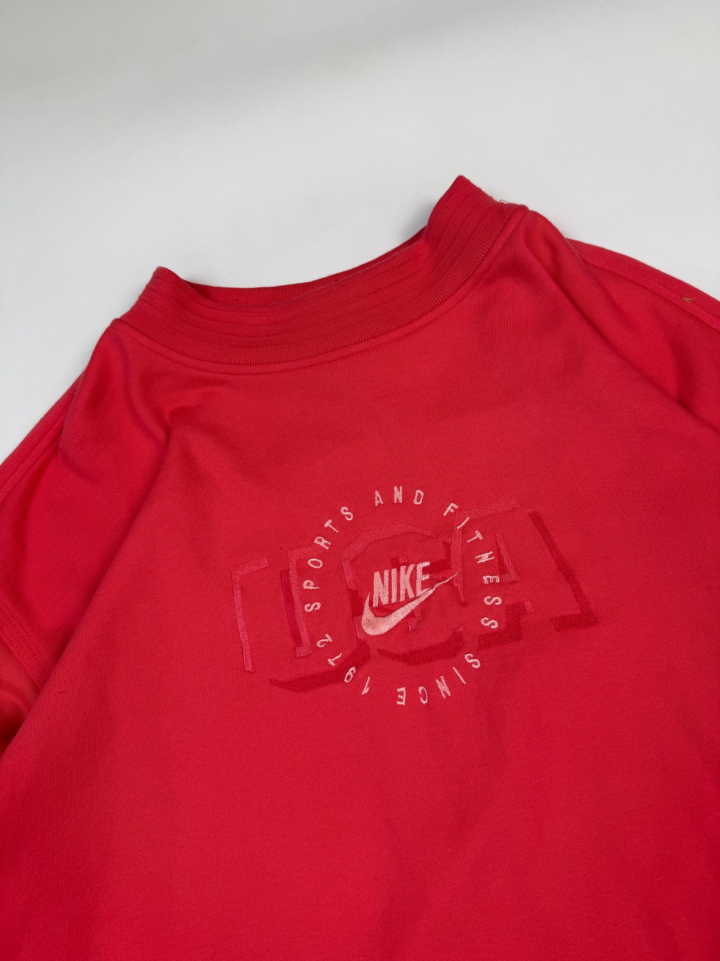 Vintage 90s Nike sports and fitness centre logo sweatshirt (XL)