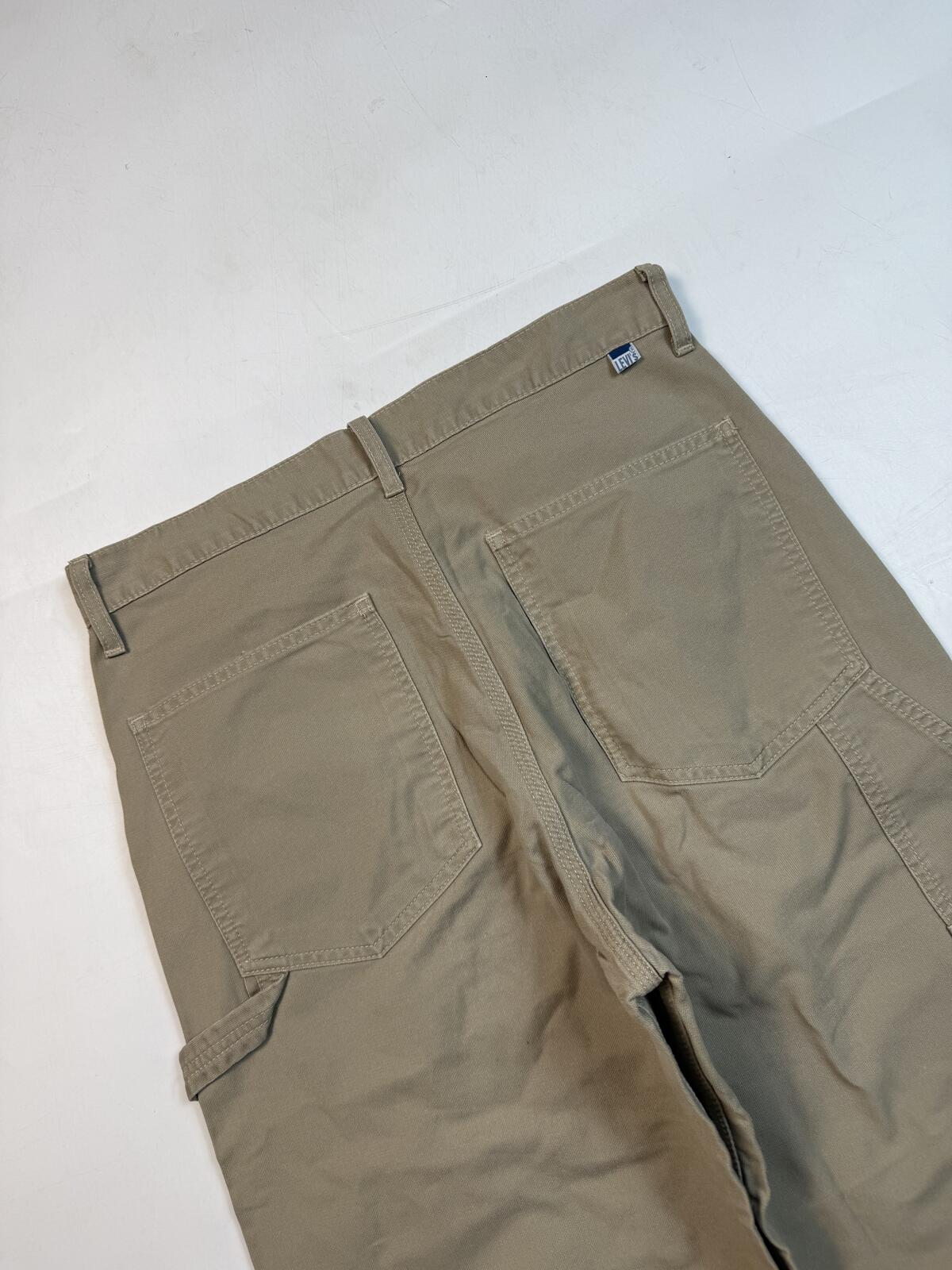 Levi's Strauss & co baggy cargo shorts (W34)