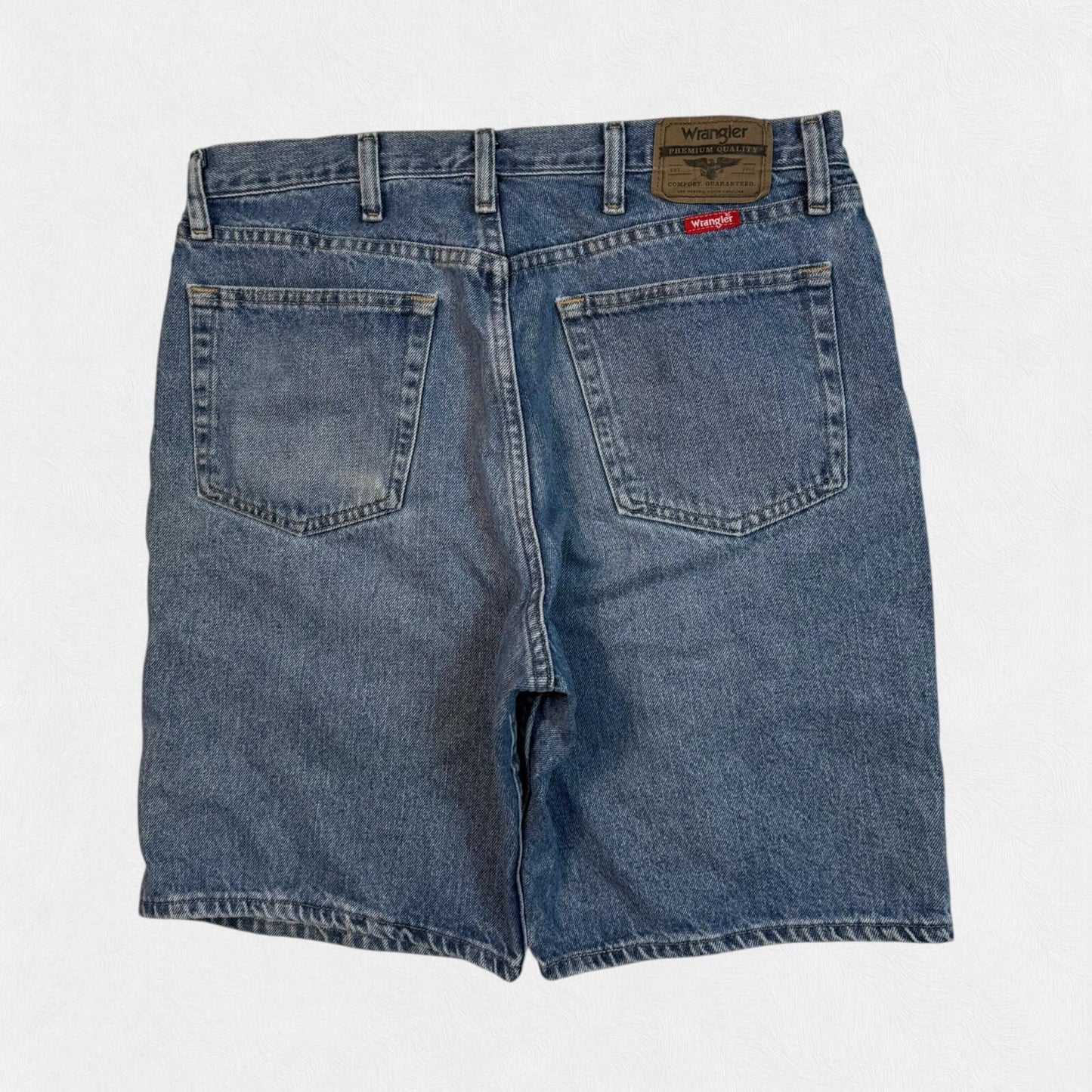 Wrangler baggy denim shorts jorts (W34)