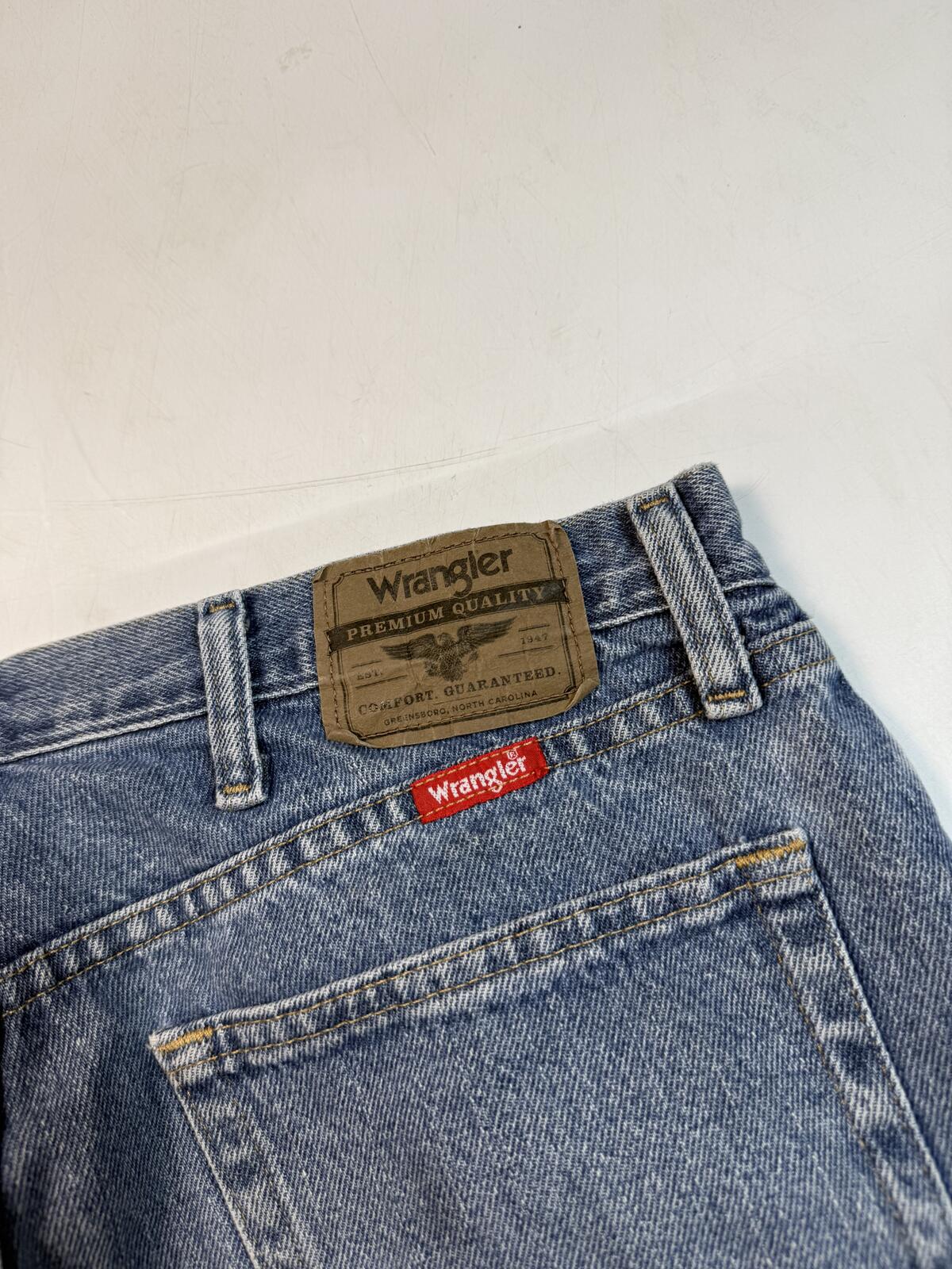 Wrangler baggy denim shorts jorts (W34)